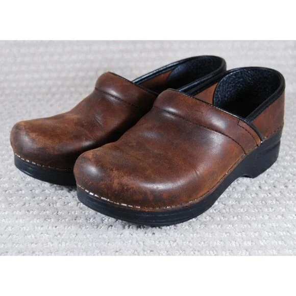 Dankso Professional Comfort Clogs Matte Antique Brown Oiled Leather 37 EU 7 US - Picture 1 of 9
